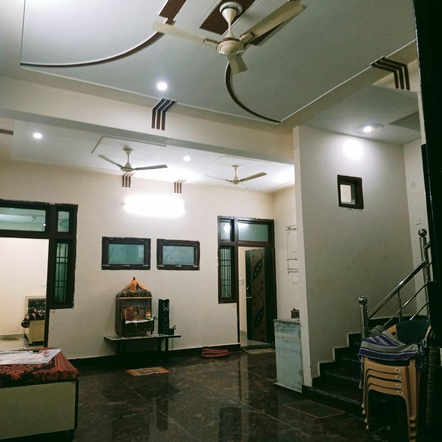 Radha Bhavan Vrindāvan Exteriör bild