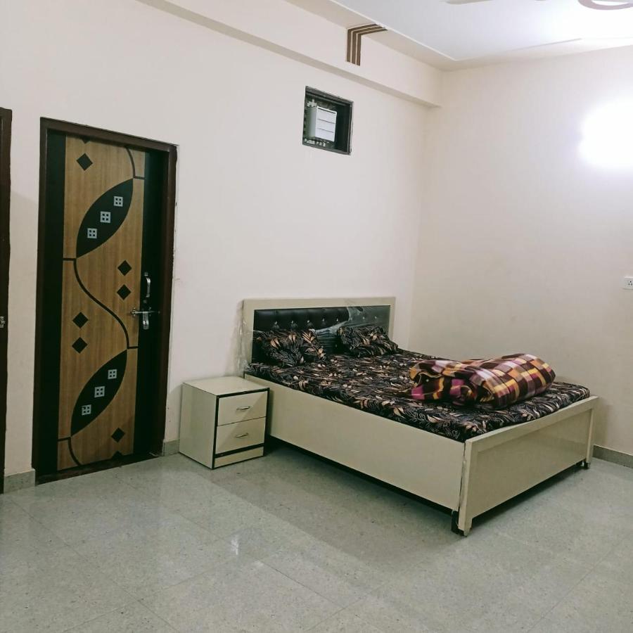 Radha Bhavan Vrindāvan Exteriör bild