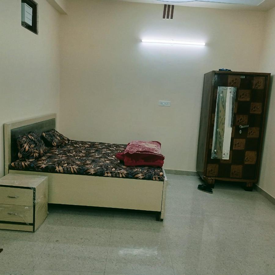Radha Bhavan Vrindāvan Exteriör bild