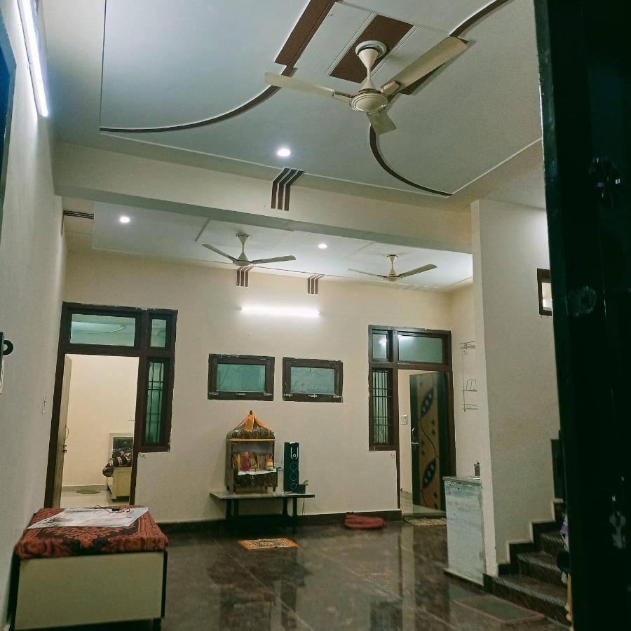 Radha Bhavan Vrindāvan Exteriör bild