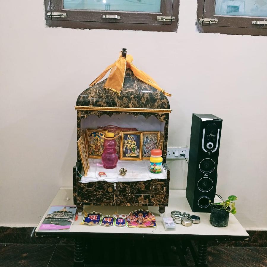 Radha Bhavan Vrindāvan Exteriör bild